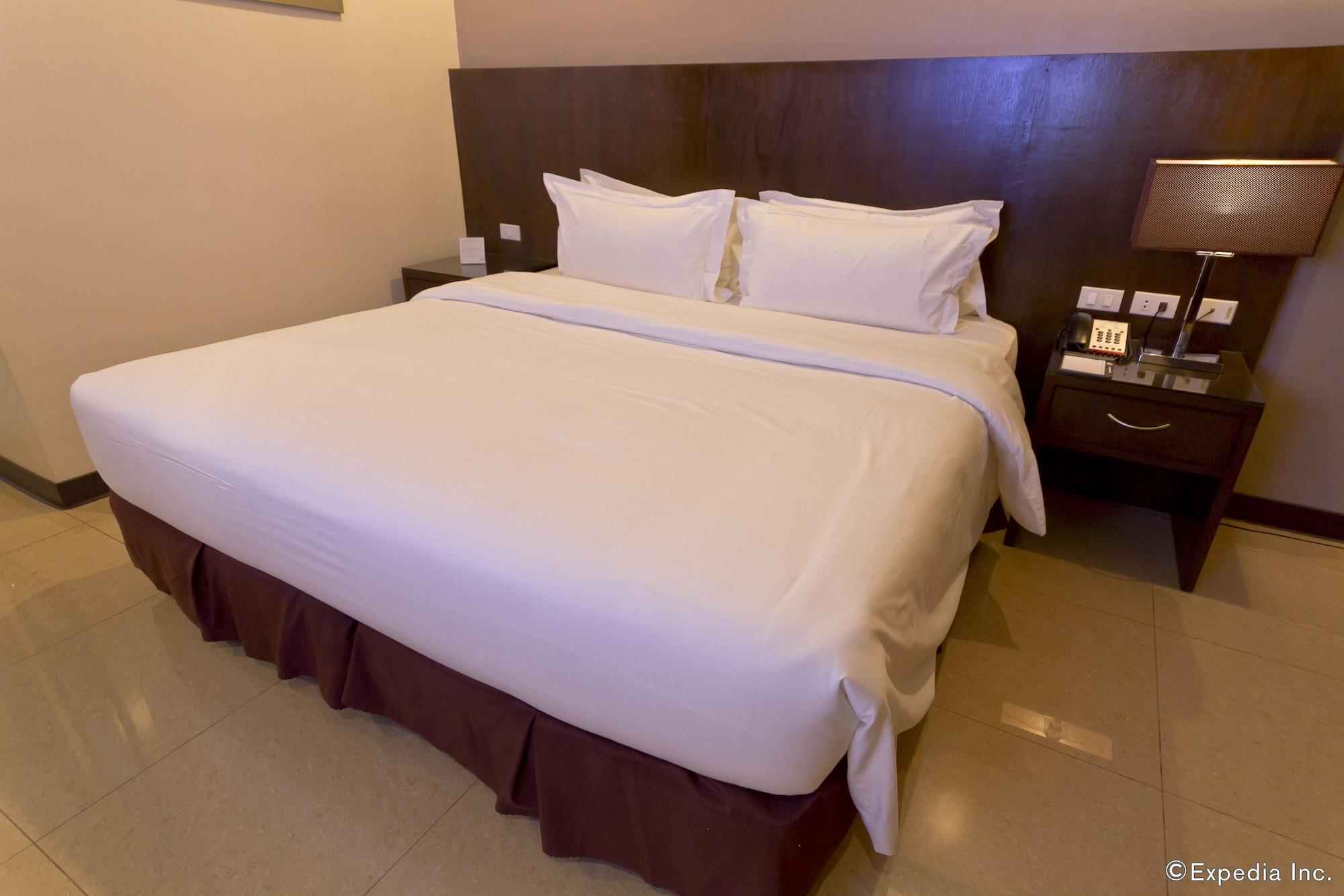Mandarin Plaza Hotel Cebu Extérieur photo