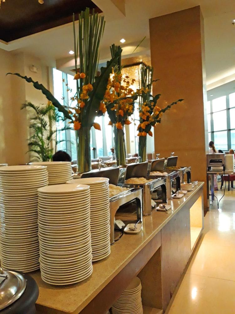 Mandarin Plaza Hotel Cebu Extérieur photo