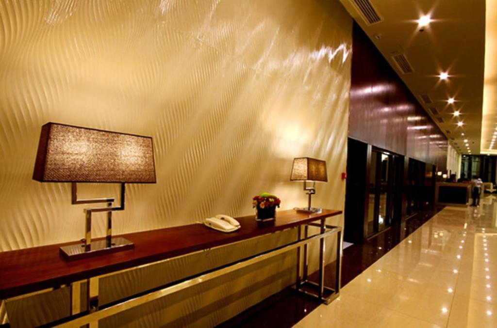 Mandarin Plaza Hotel Cebu Extérieur photo