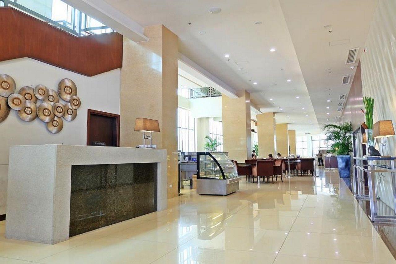 Mandarin Plaza Hotel Cebu Extérieur photo
