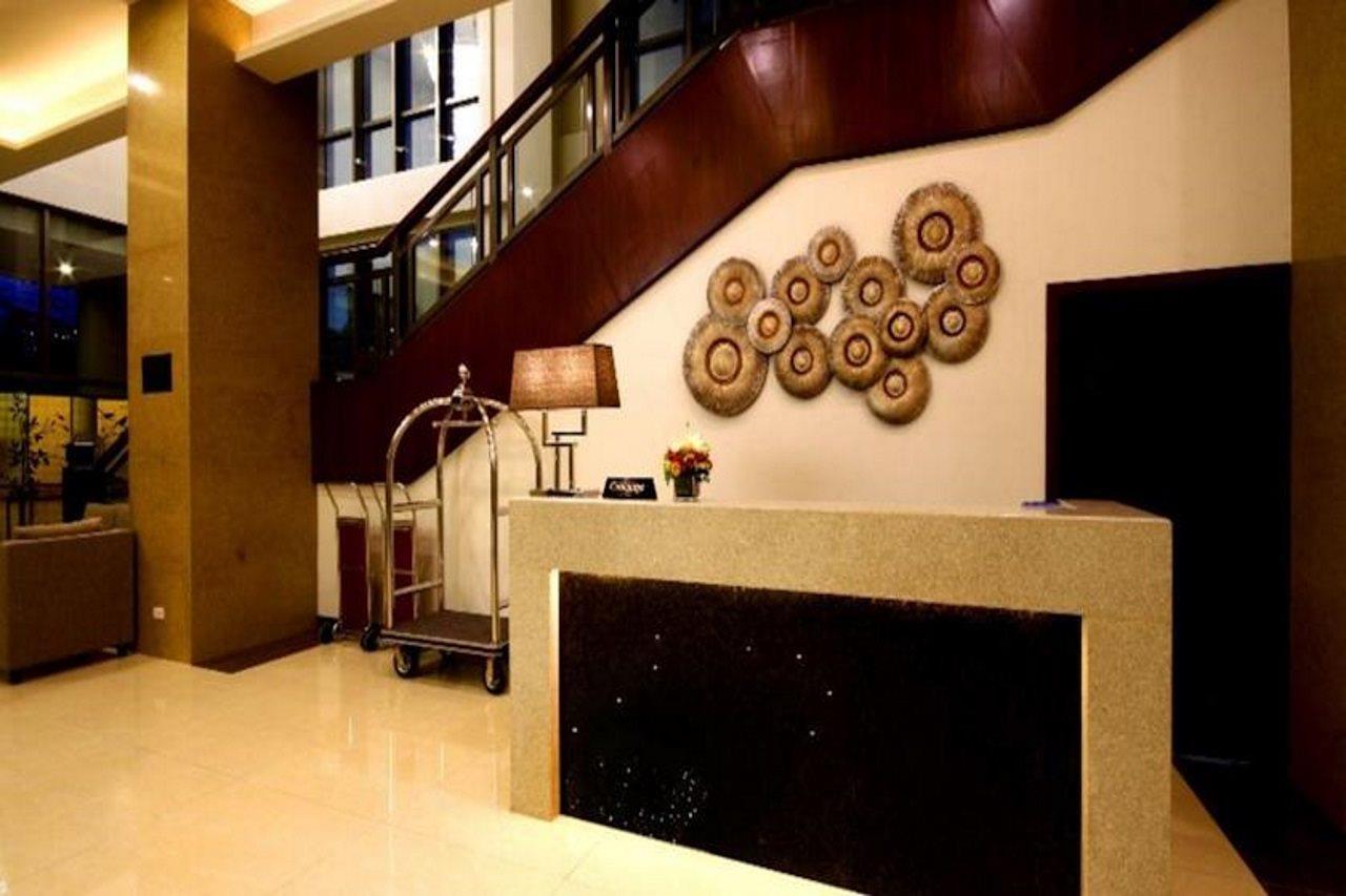 Mandarin Plaza Hotel Cebu Extérieur photo