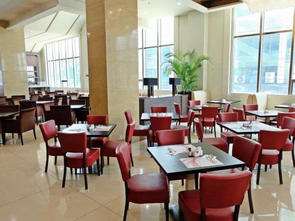 Mandarin Plaza Hotel Cebu Extérieur photo