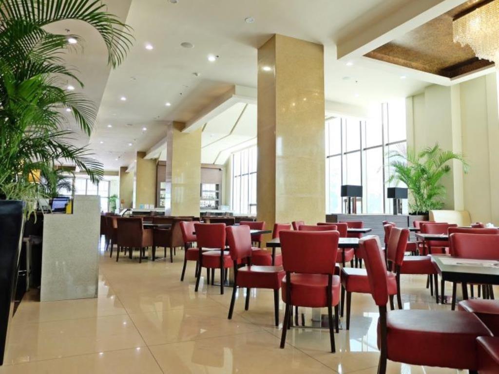 Mandarin Plaza Hotel Cebu Extérieur photo