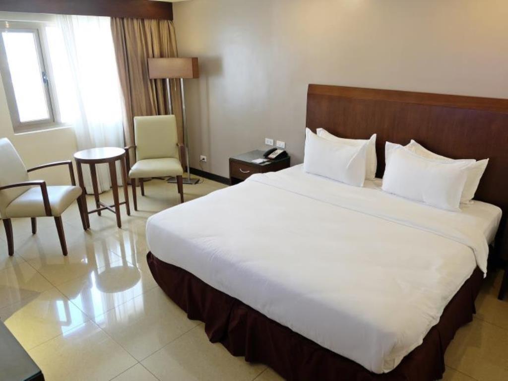 Mandarin Plaza Hotel Cebu Extérieur photo