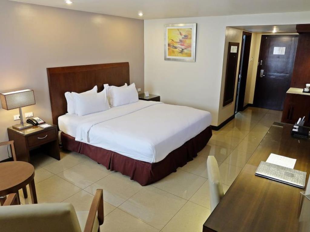 Mandarin Plaza Hotel Cebu Extérieur photo